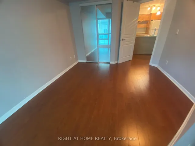 Additional image 15 of 18 Yonge St Unit 1116