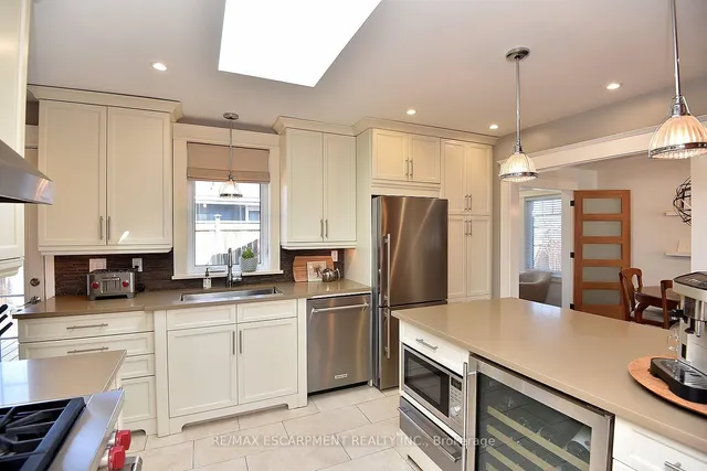 Additional image 21 of 625 Ardleigh Cres