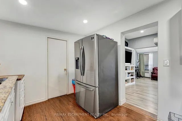 Additional image 8 of 159 Grosvenor Ave