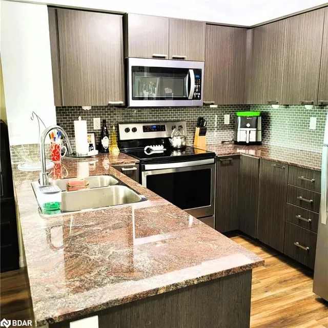 Additional image 15 of 2150 Lawrence Avenue East Ave Unit 1