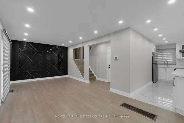 Additional image 10 of 11 Jason Sq