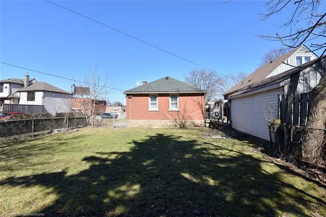 Additional image 29 of 16 Empress Ave