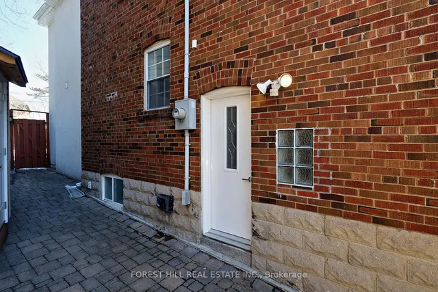 Primary image of 17 Duncannon Dr
