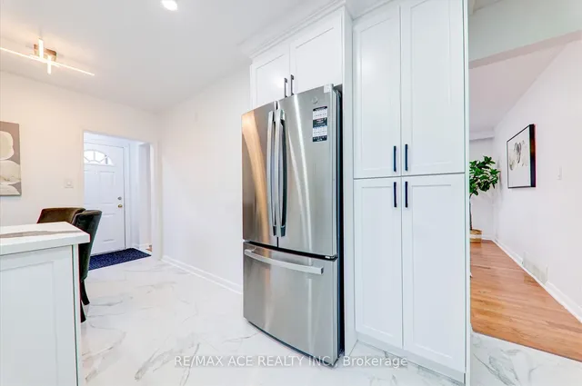 Additional image 15 of 20 Blakemanor Blvd