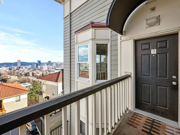 405 NW Uptown Ter APT 3B, Portland, OR 97210