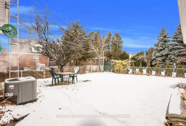 Additional image 36 of 51 Robroy Ave