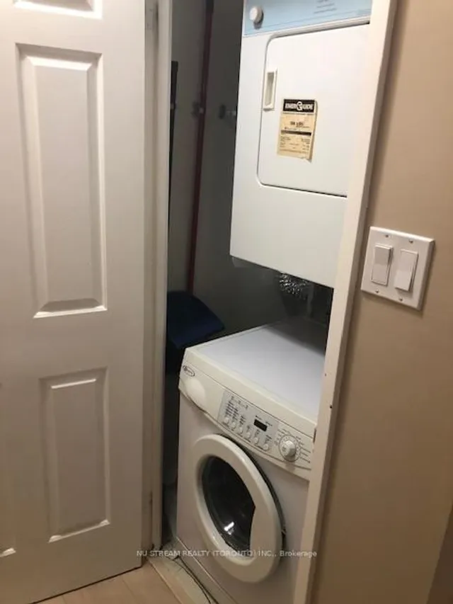 Additional image 7 of 711 Bay St Unit 912