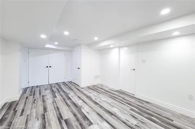 Additional image 33 of 133 Corman Ave