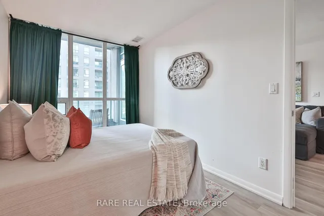 Additional image 19 of 231 Fort York Blvd Unit 233