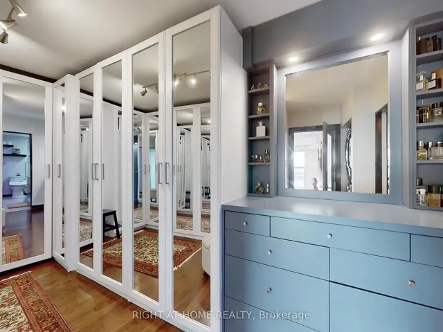 Additional image 33 of 77 Harbour Sq Unit 3408