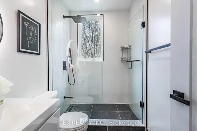 Additional image 33 of 562 Pape Ave