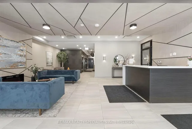 Additional image 22 of 60 Charles St W St Unit 308