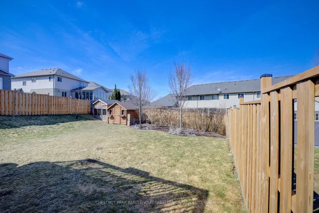 Additional image 40 of 988 Zeller Cres