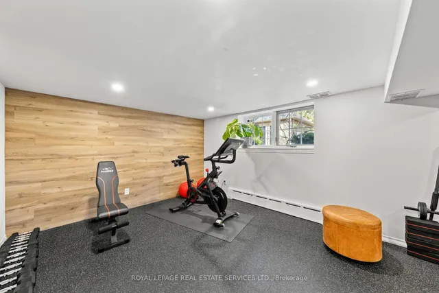 Additional image 33 of 210 Glengrove Ave