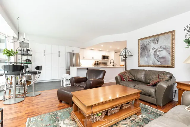 Additional image 9 of 77 Harbour Sq Unit 302