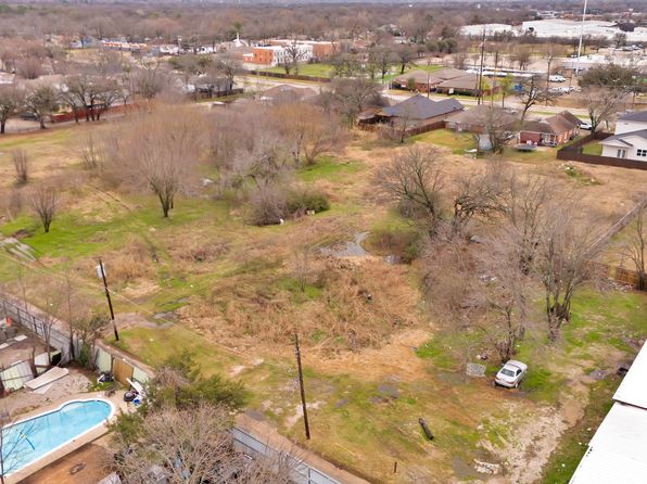 8110 Wes Hodges Rd, Dallas, TX 75217