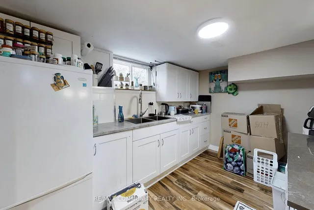 Additional image 19 of 142 Meighen Ave