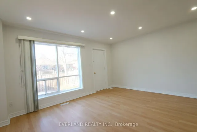 Additional image 4 of 8 Liszt Gate Unit 9