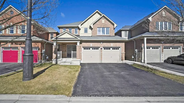 37 Arkwright Dr