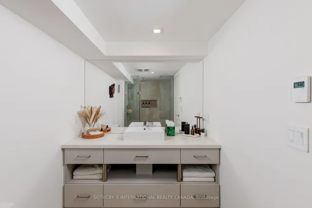 Additional image 25 of 82 Lombard St Unit PH 912