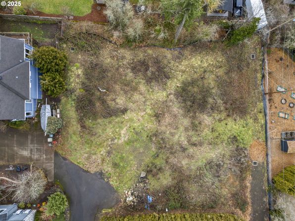 10216 NW Lee St, Portland, OR 97229