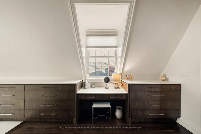 Additional image 34 of 243 Rose Park Dr