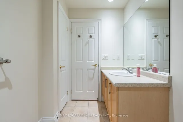 Additional image 9 of 399 Elizabeth St Unit 611