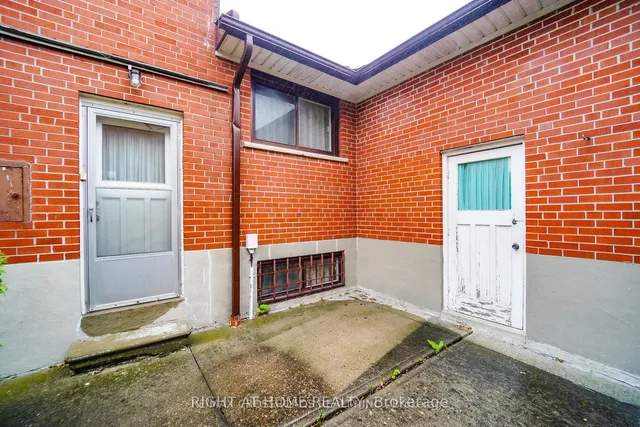 Additional image 5 of 1326 Victoria Park Ave