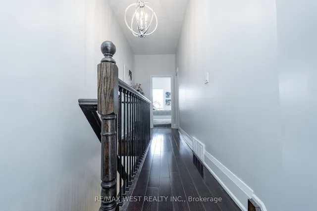 Additional image 35 of 540 Dufferin St