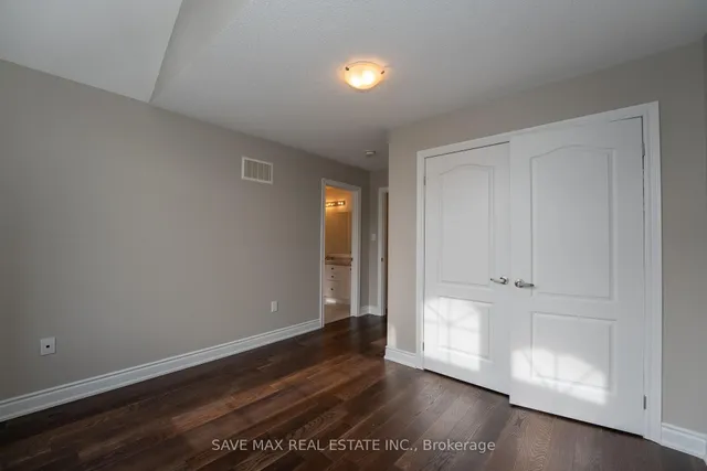 Additional image 29 of 36 Roulette Cres