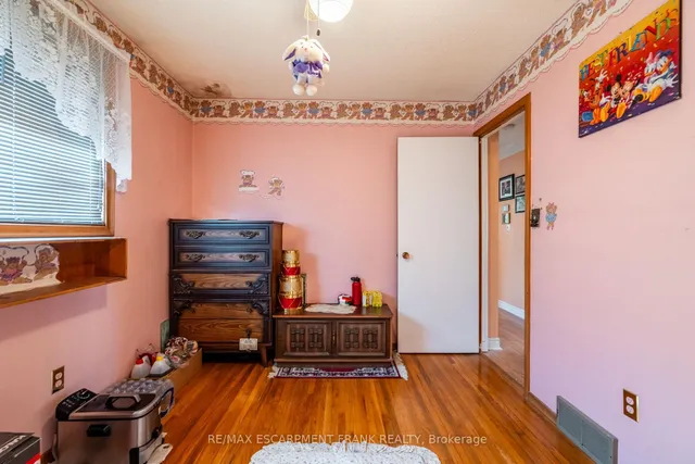 Additional image 19 of 75 Hanover Pl