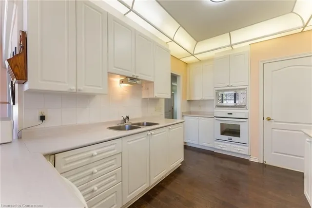 Additional image 22 of 54 Silverbirch Blvd