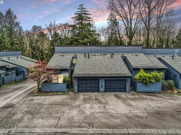 4725 SW Caldew St APT F, Portland, OR 97219