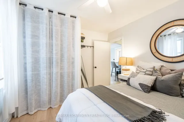 Additional image 14 of 351 Queensdale Ave