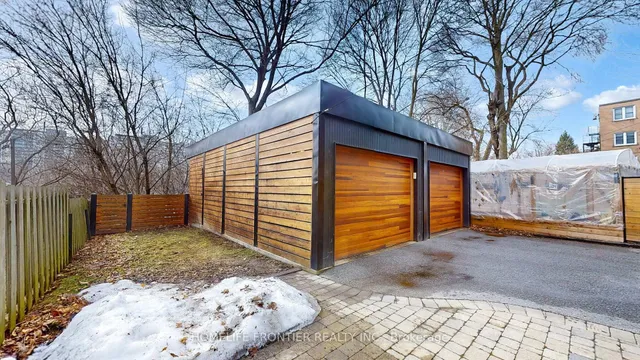 Additional image 46 of 40 Indian Road Cres