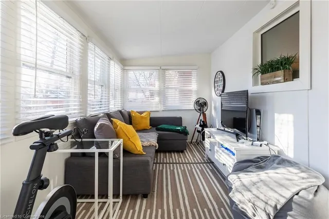 Additional image 33 of 122 Melville St