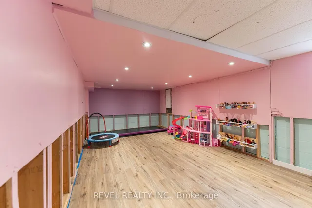 Additional image 37 of 7 Sugarplum Crt