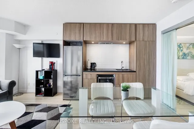 Additional image 5 of 155 Yorkville Ave Unit 1918