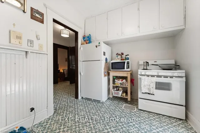 Additional image 18 of 85 Chestnut St