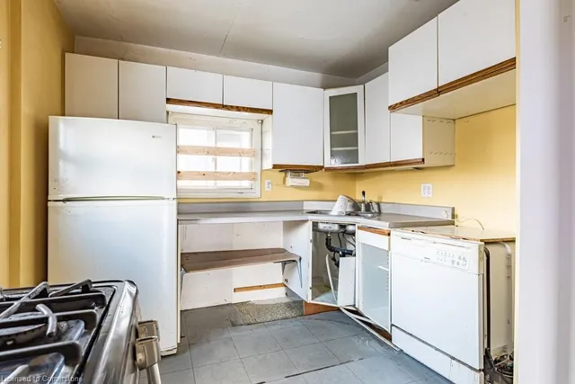 Additional image 15 of 52 Stapleton Ave