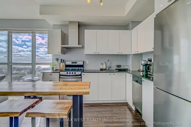 Additional image 7 of 51 East Liberty St Unit 1512