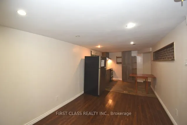 Additional image 19 of 102 Greenwood Ave