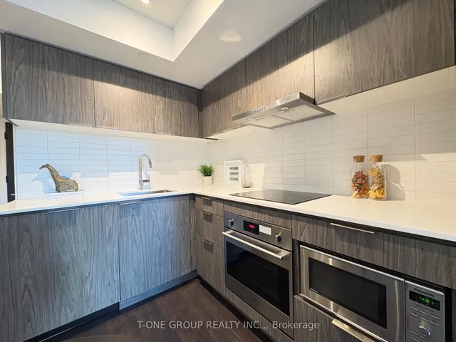 Additional image 17 of 60 Shuter St Unit 817