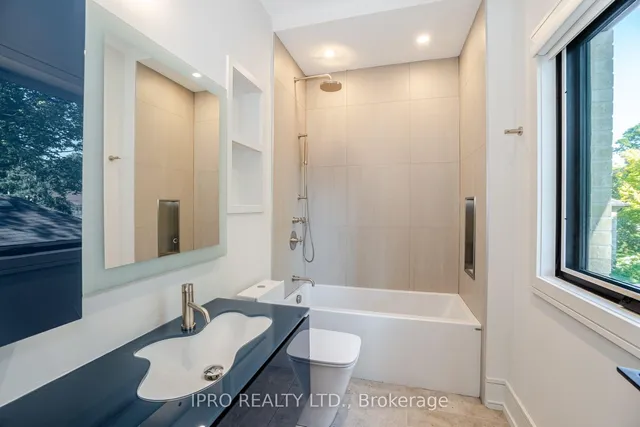 Additional image 34 of 85 Kingsway Cres