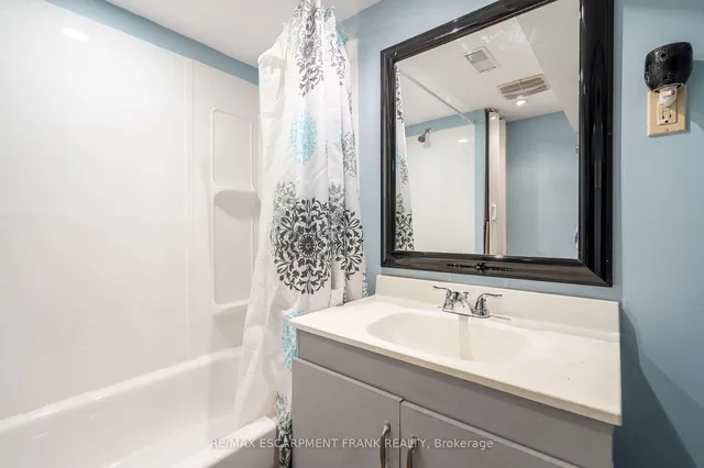 Additional image 40 of 32 East 23rd St