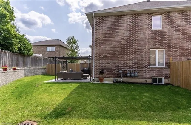 Additional image 24 of 90 Raymond Rd Unit 24