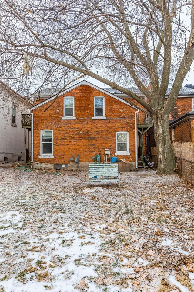 Additional image 28 of 70 Pearl St