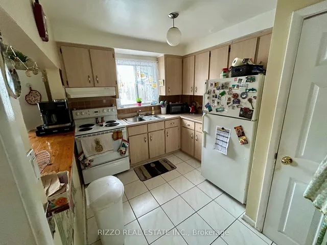 Additional image 5 of 82 Minerva Ave