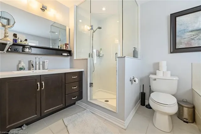 Additional image 29 of 215 Dundas St Unit 31