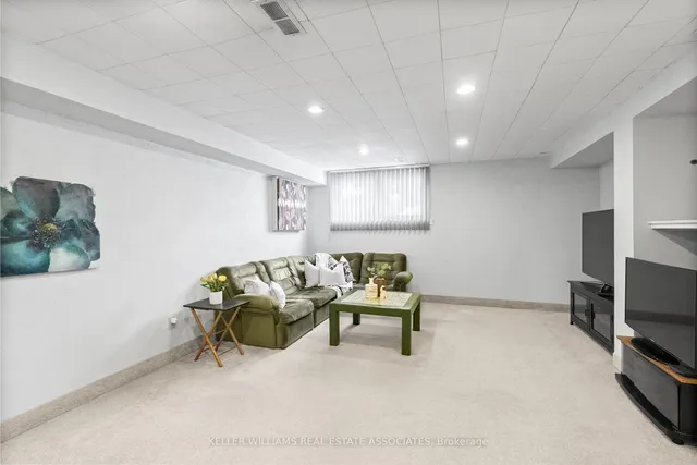 Additional image 27 of 34 Holford Cres